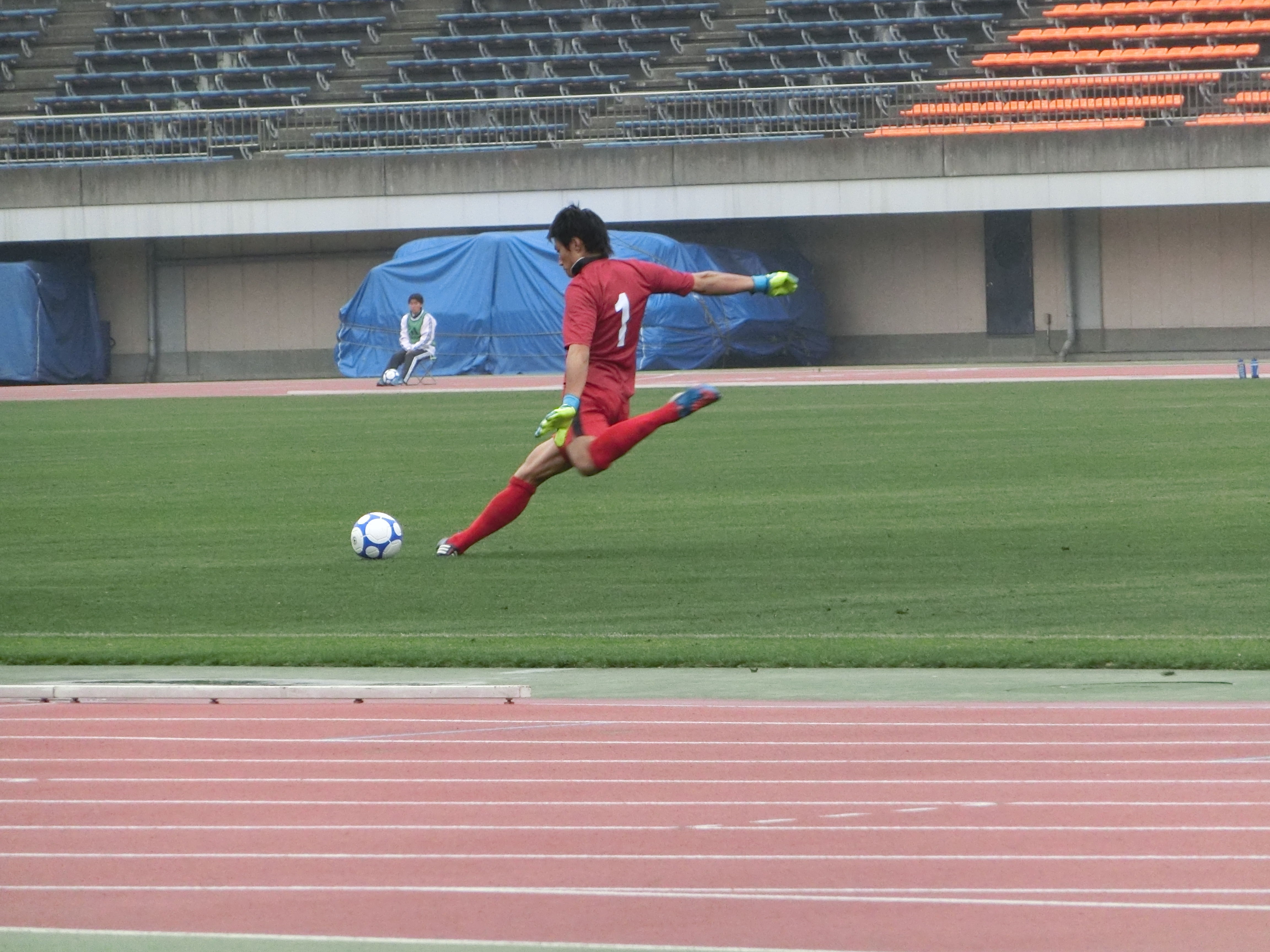 https://football.ku-sports.jp/blog/players/images/20150405202136.jpg